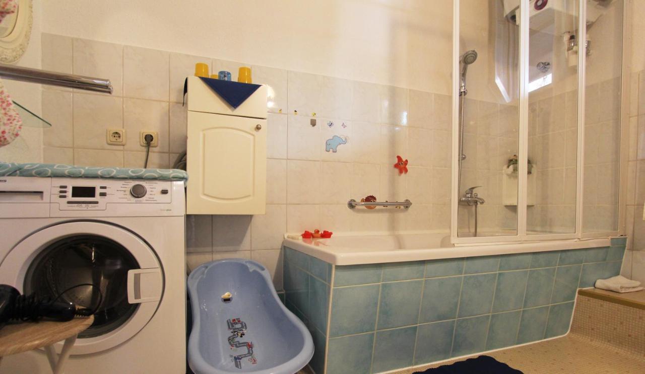 Ferienwohnung Familienwohnung Kropelin Bagian luar foto