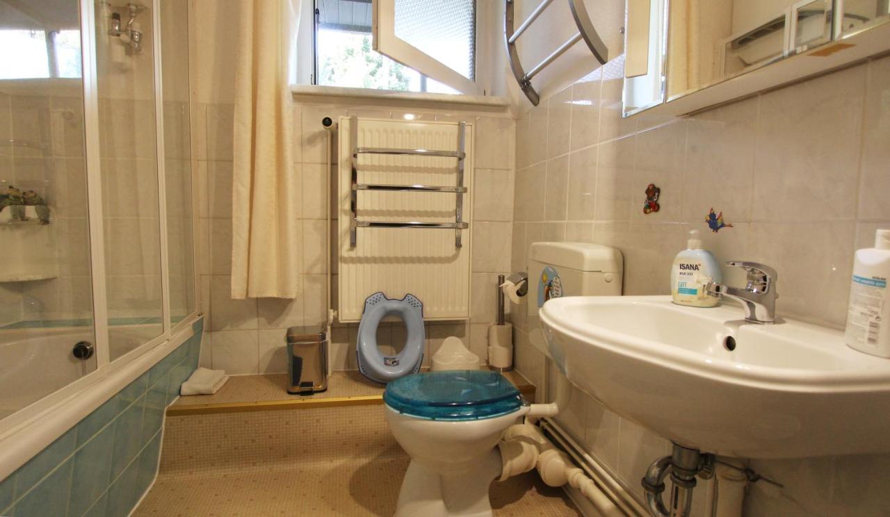 Ferienwohnung Familienwohnung Kropelin Bagian luar foto