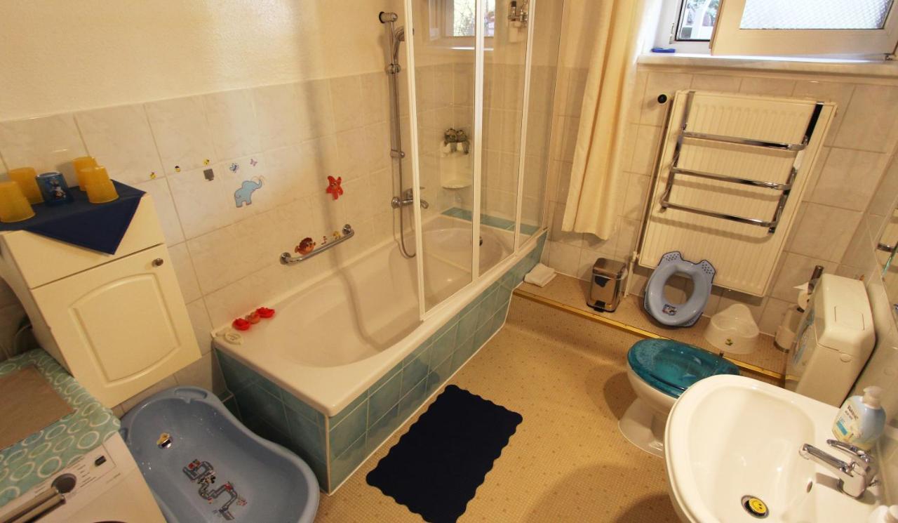 Ferienwohnung Familienwohnung Kropelin Bagian luar foto
