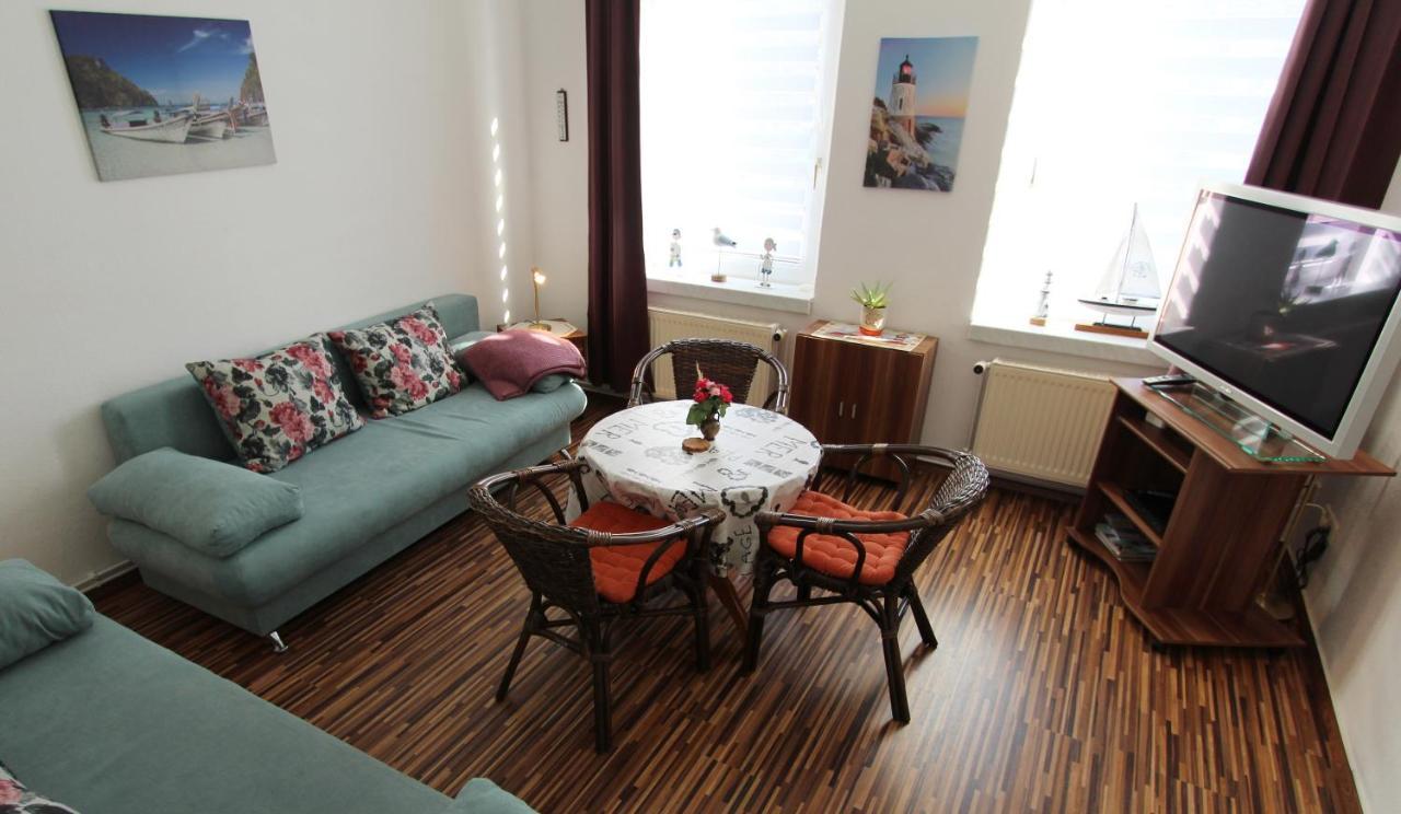 Ferienwohnung Familienwohnung Kropelin Bagian luar foto
