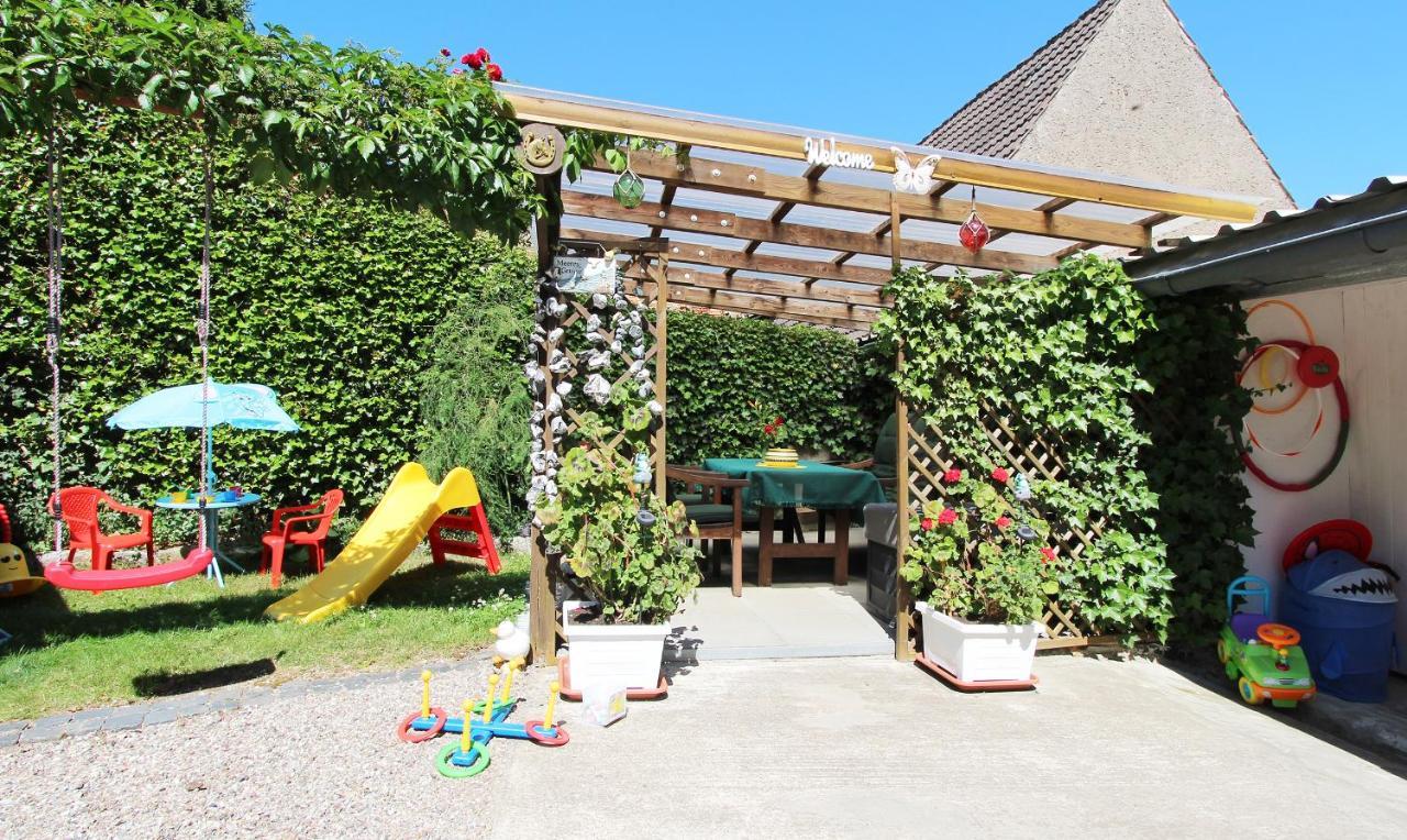 Ferienwohnung Familienwohnung Kropelin Bagian luar foto